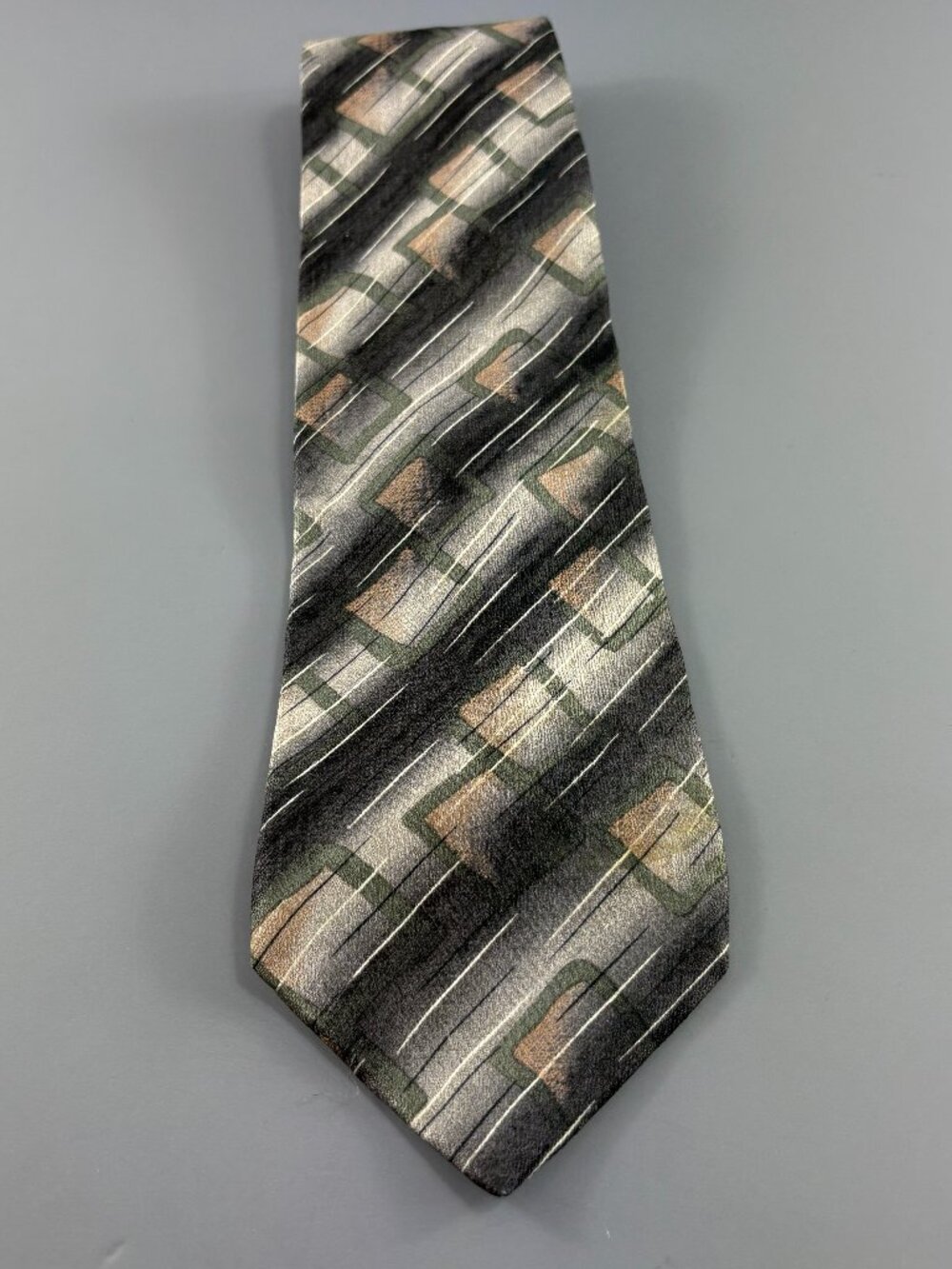 IV Front Grey / Green Geometric Men's Extra Long Tie 4" x 65"